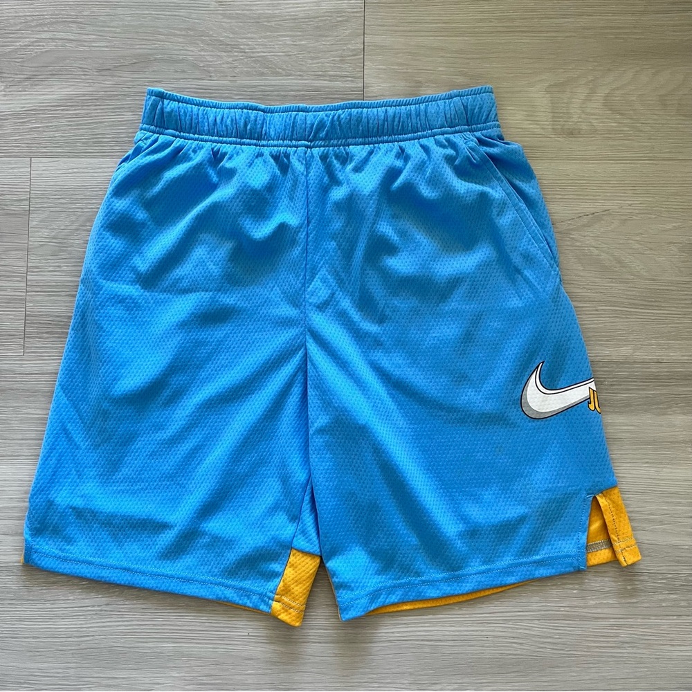 NIKE Athletic Shorts Youth L